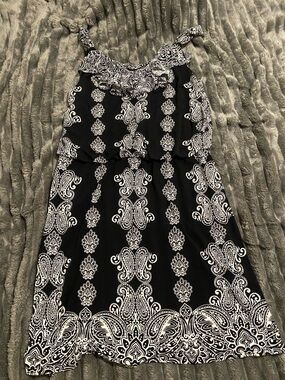 White House Black Market Paisley Sleeveless Dress
